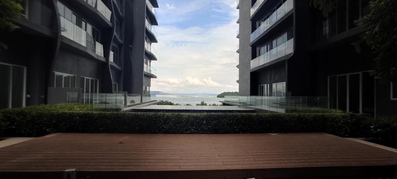Infinite Seaview With Penang Bridge Suite With Sunrise Up To 11 Person Bayan Lepas Exteriör bild