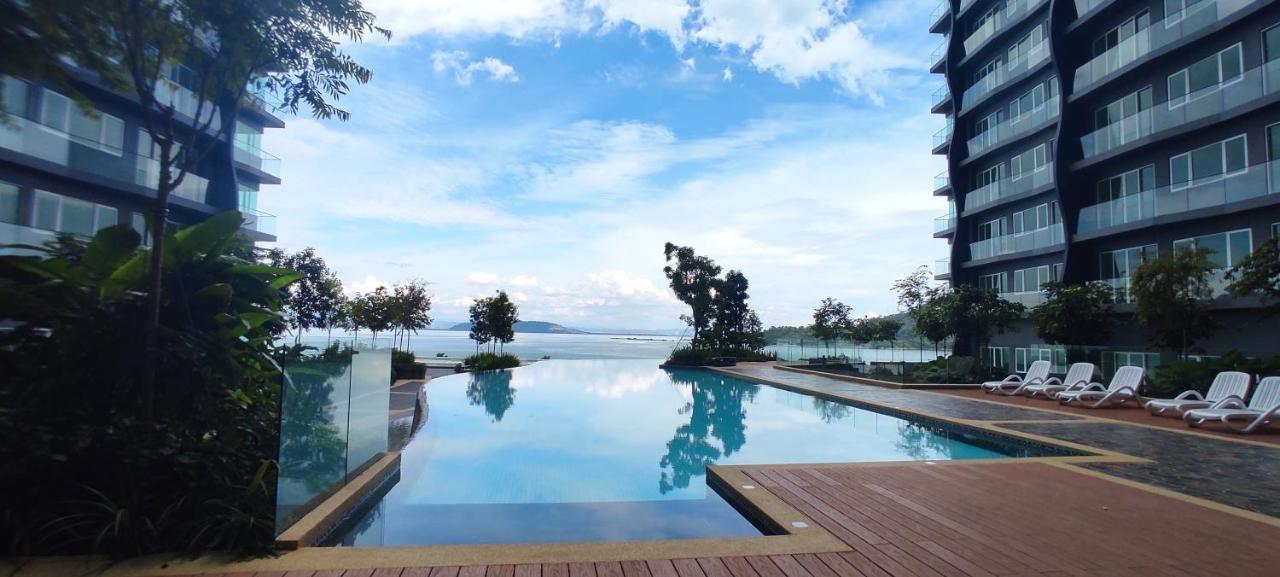 Infinite Seaview With Penang Bridge Suite With Sunrise Up To 11 Person Bayan Lepas Exteriör bild