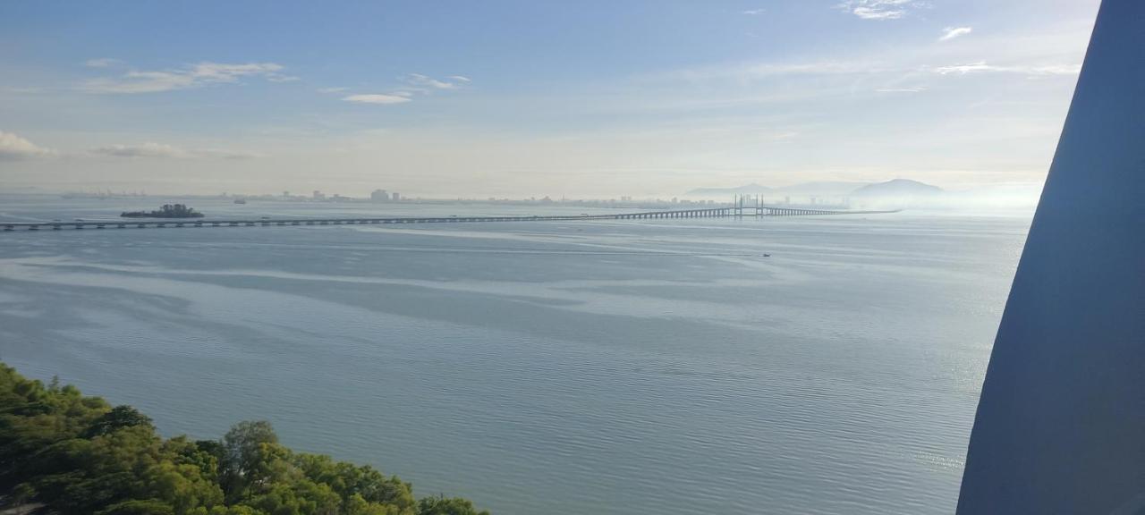 Infinite Seaview With Penang Bridge Suite With Sunrise Up To 11 Person Bayan Lepas Exteriör bild