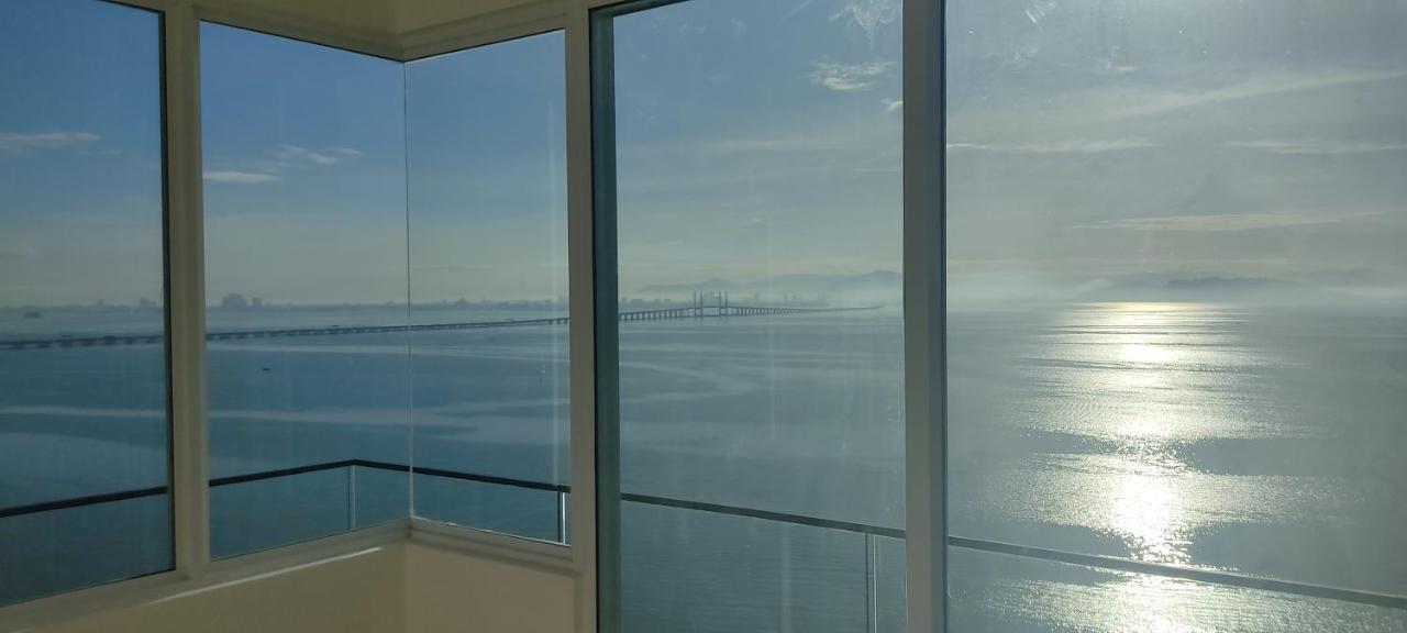 Infinite Seaview With Penang Bridge Suite With Sunrise Up To 11 Person Bayan Lepas Exteriör bild