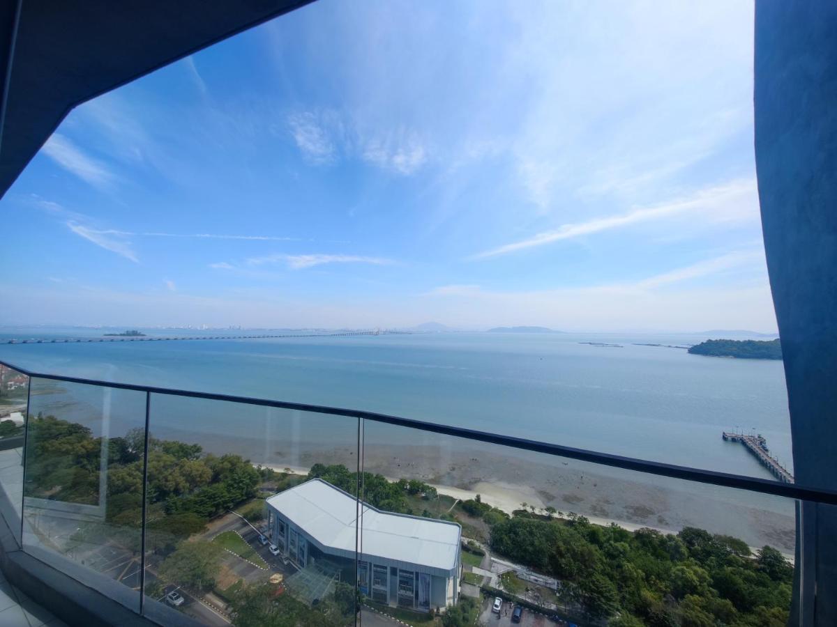 Infinite Seaview With Penang Bridge Suite With Sunrise Up To 11 Person Bayan Lepas Exteriör bild