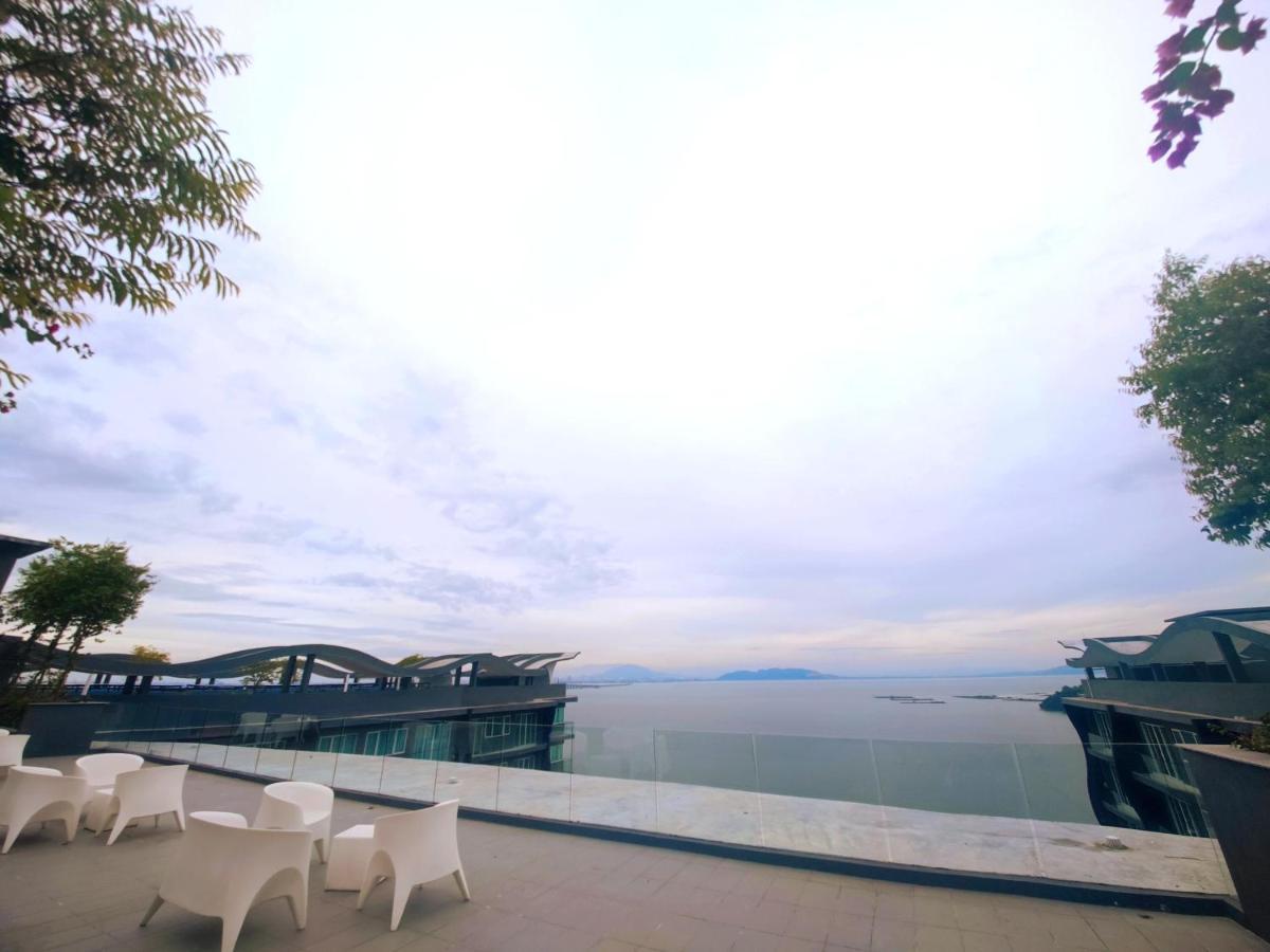 Infinite Seaview With Penang Bridge Suite With Sunrise Up To 11 Person Bayan Lepas Exteriör bild